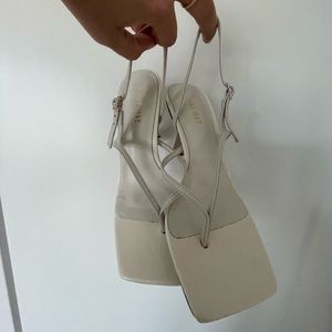 ALIAS MAE KITTEN HEELS SIZE 6